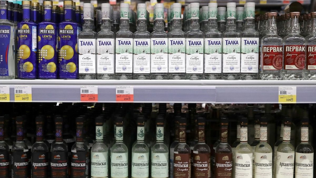 V Rusku klesá prodej vodky, spotřeba nikoliv